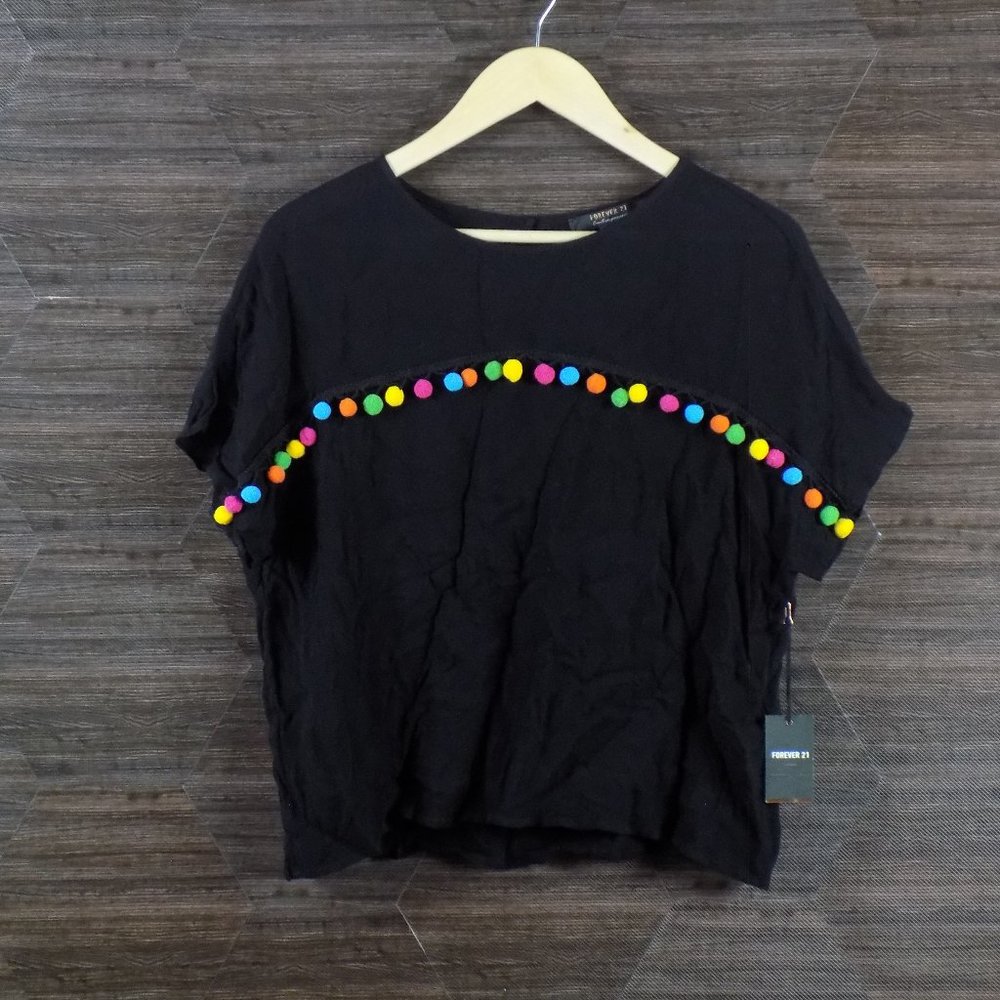 3/$25 NWT Forever21 Short Sleeve pom top | Size L